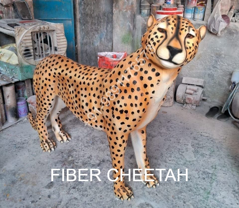 HANDCRAFTED FIBER ANIMAL DECORATION